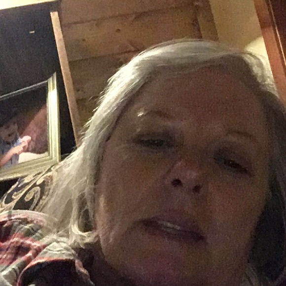 Profile Picture of Debby Abshere (@nonipapa) on Poshmark