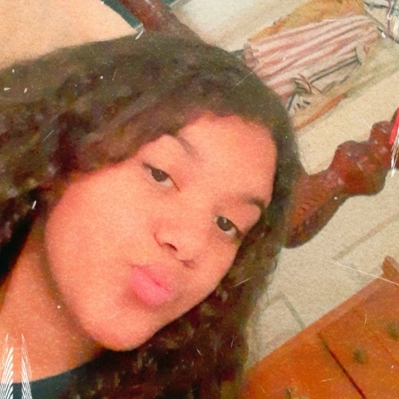 Profile Picture of Diana Hidalgo (@diana_12411) on Poshmark