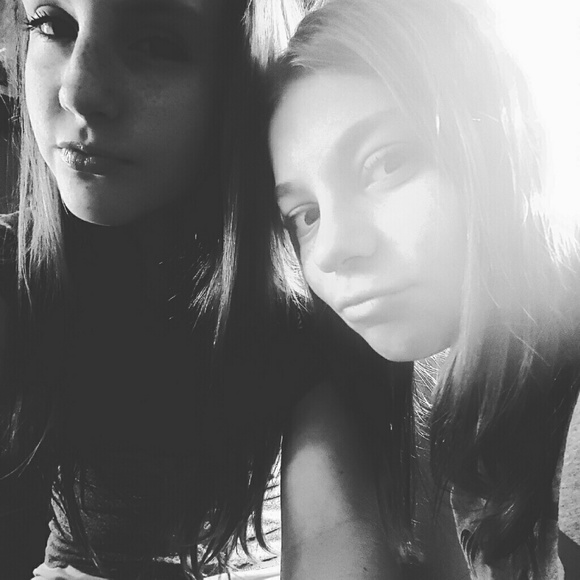 Profile Picture of Aryn Bicksler (@aryn___bicksler) on Poshmark