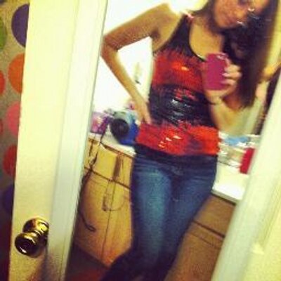 Profile Picture of Amanda K. Newton (@kanivn1) on Twitter