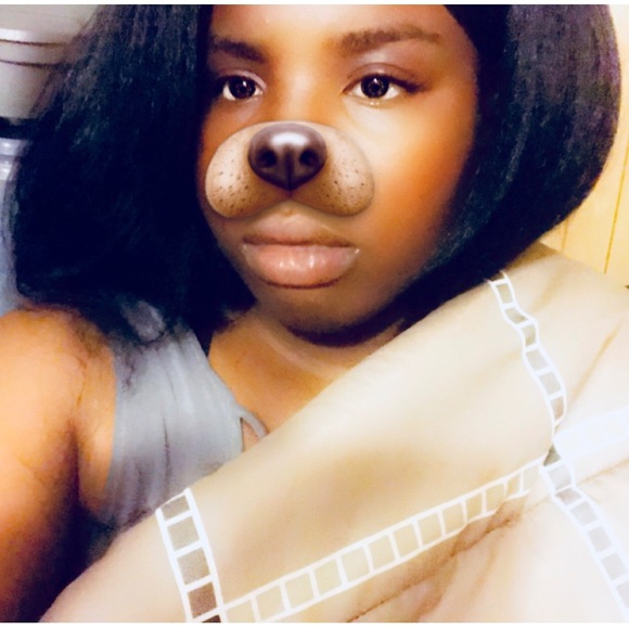 Profile Picture of Ggeneva Awtry (@genevaawtry1) on Poshmark