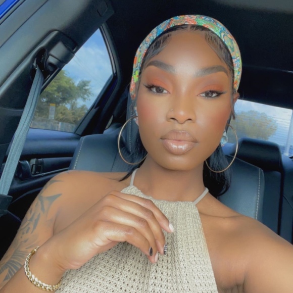 Profile Picture of Carline Frasier (@_souljslim6_) on Poshmark