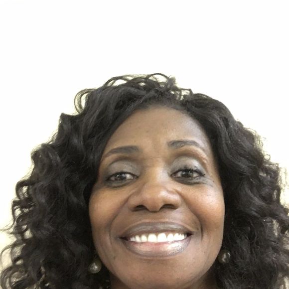 Profile Picture of Debra Reeves (@debrareeves210) on Poshmark
