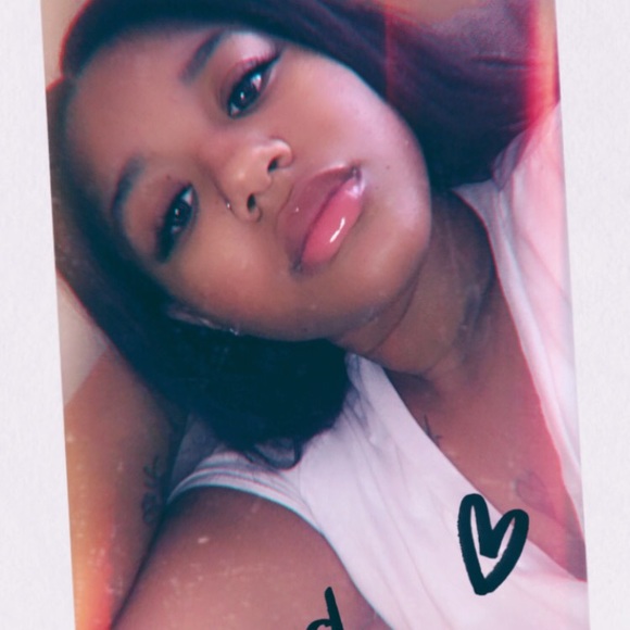 Profile Picture of Brianna Todd (@bribri12love) on Poshmark