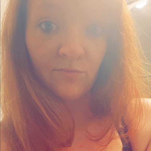 Profile Picture of Alexis Scherer (@alexisscherer) on Poshmark