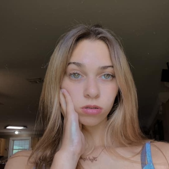 Profile Picture of Kyleigh Doiron (@kyleigh649) on Poshmark