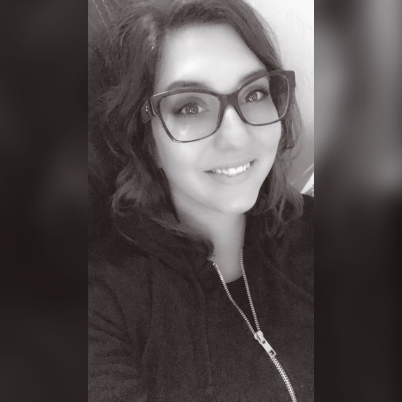 Profile Picture of Marianna Sarnowski (@marichuwanna) on Poshmark