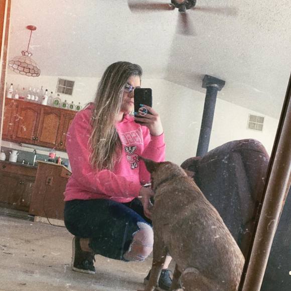 Profile Picture of Chelsea Hohlfeld (@chohlfeld) on Poshmark