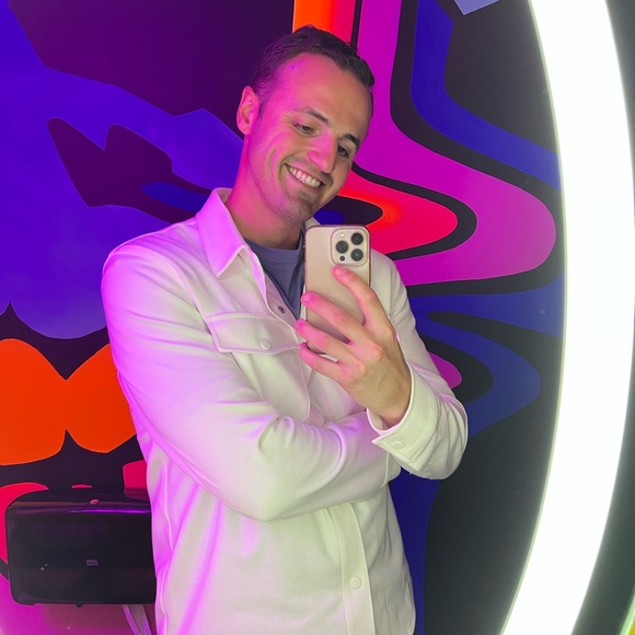 Profile Picture of Andrew Haukedal (@andrewhaukedal) on Poshmark