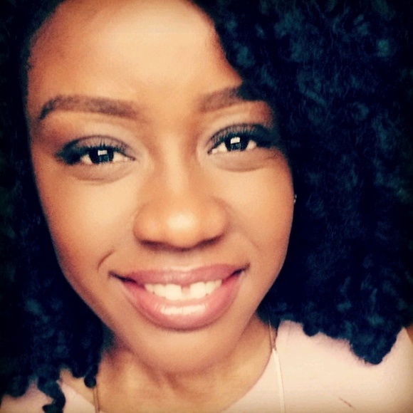 Profile Picture of Fachara Jajoute (@jajoute) on Poshmark
