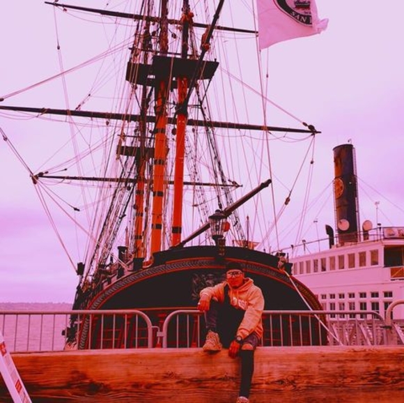 Profile Picture of Daviinson Cossio (@cossiodavinson) on Poshmark