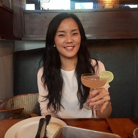 Profile Picture of Miwon Oh (@jullee5) on Poshmark