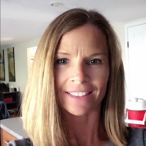 Profile Picture of Stacie Rubino (@hstacie2) on Poshmark