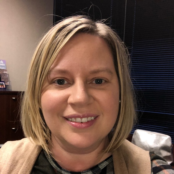 Profile Picture of Katie Kleisner (@shopperkj) on Poshmark