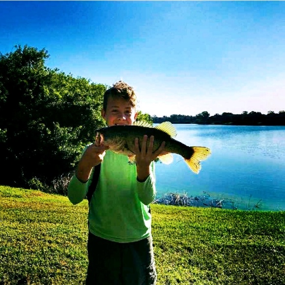 Profile Picture of Dillon Maretti (@dillon1017_) on Poshmark