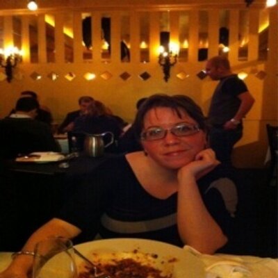 Profile Picture of Patti Schroeder (@pattikeqjw) on Twitter