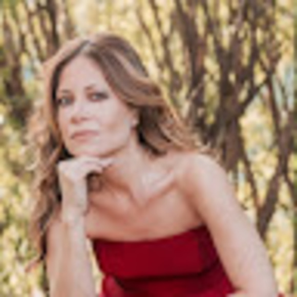 Profile Picture of Silvana Santinelli (@ssantinelli) on Poshmark
