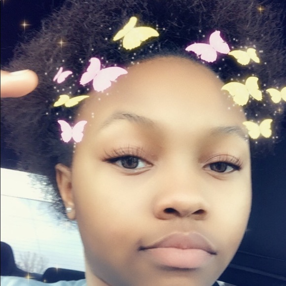 Profile Picture of Jazmyne Morrison (@jaz_345) on Poshmark