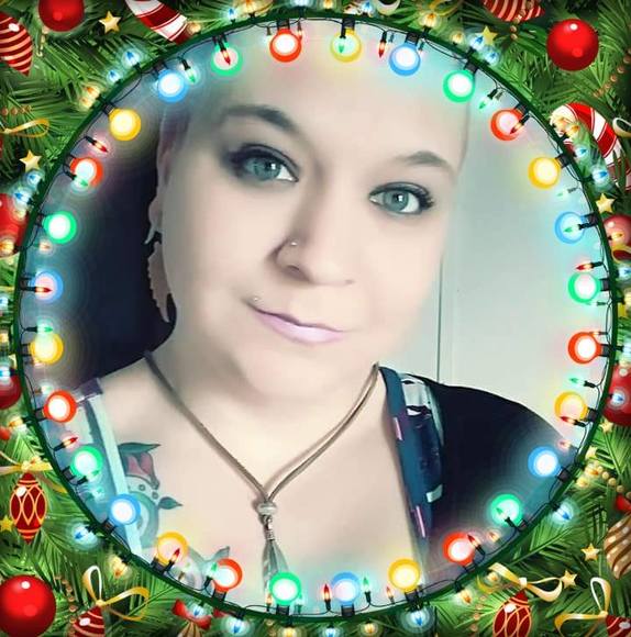 Profile Picture of Laura Wiggs (@spaz420) on Poshmark