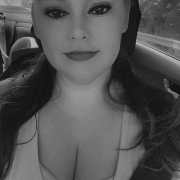 Profile Picture of Sandra Moore (@alansbabygirl) on Poshmark