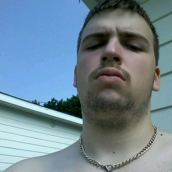 Profile Picture of Kevin Munn (@kmkevinn60) on Poshmark