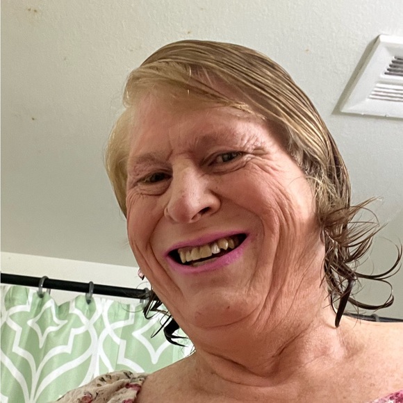 Profile Picture of Jeri Watson (@jwatson444) on Poshmark