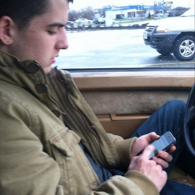 Profile Picture of Chris Loesch (@ChrisL72889) on Twitter