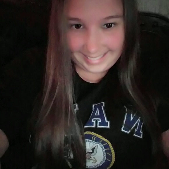 Profile Picture of Courtney Ferrua (@kourtnee123) on Poshmark