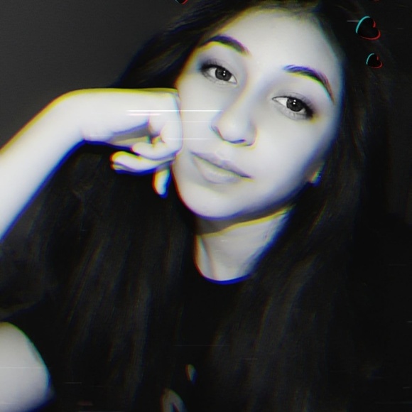 Profile Picture of Cassandra Padilla (@padillac_15) on Poshmark