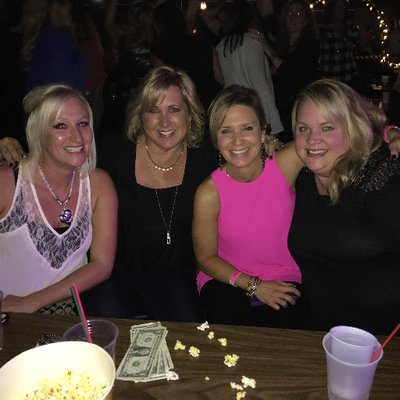 Profile Picture of Donna Walker Olson (@allyolso_walker) on Twitter