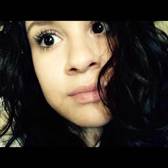 Profile Picture of Nancy Alcala (@nanancyface) on Poshmark