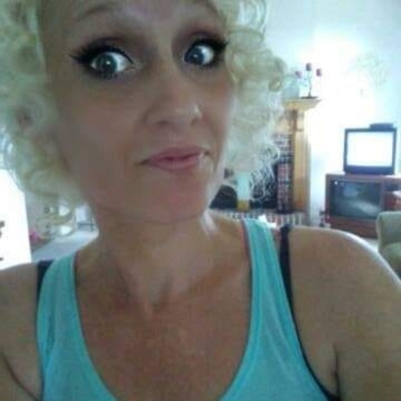 Profile Picture of Kimberly Powers (@priceless0891) on Poshmark