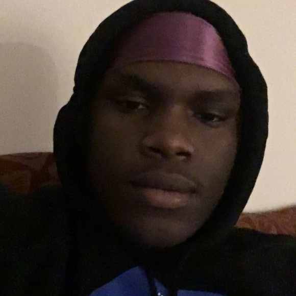 Profile Picture of John Lemon (@johnnycagee150) on Poshmark