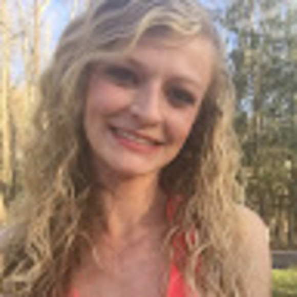 Profile Picture of Desirae Thompson (@1jeepmom) on Poshmark