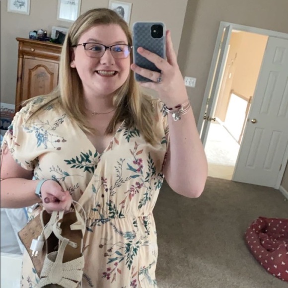 Profile Picture of Rebecca Alexander (@beccafalexander) on Poshmark