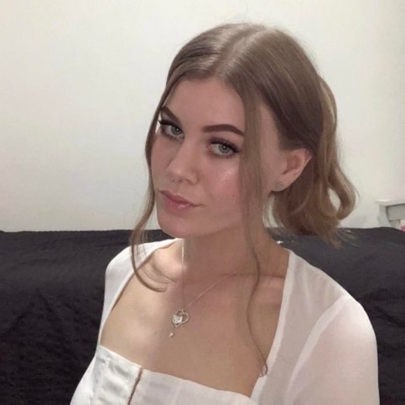 Profile Picture of Sophie Brauer (@sophiecbrauer) on Poshmark