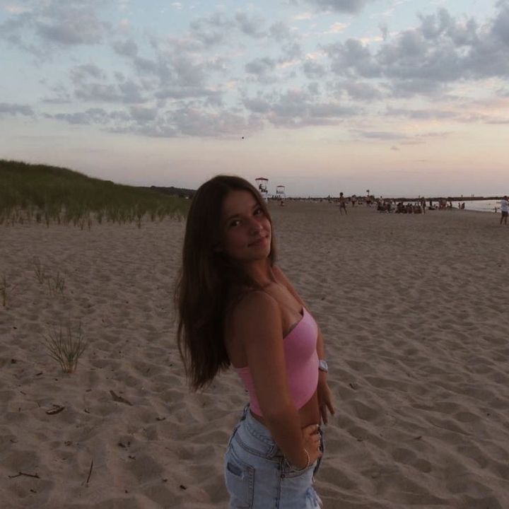 Profile Picture of lily (@lilykegs) on Tiktok