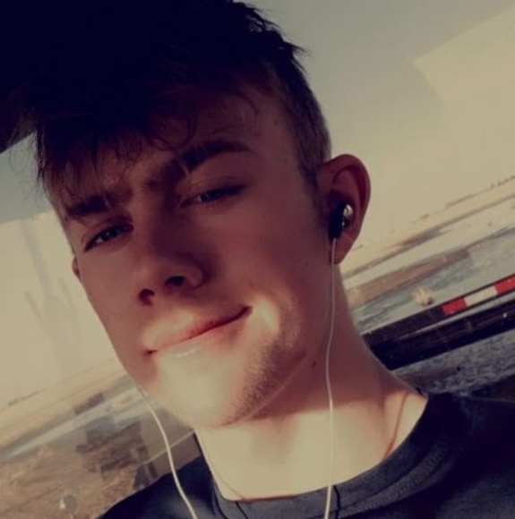 Profile Picture of Chevy Penner (@chevypenner) on Poshmark