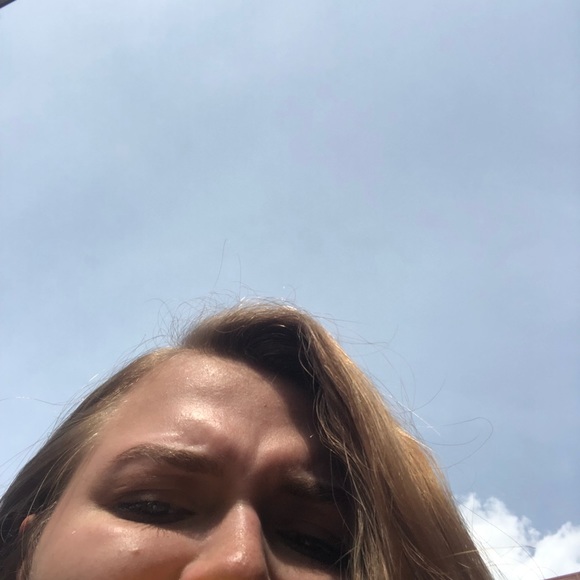 Profile Picture of Taylor Magafas (@taylormag) on Poshmark