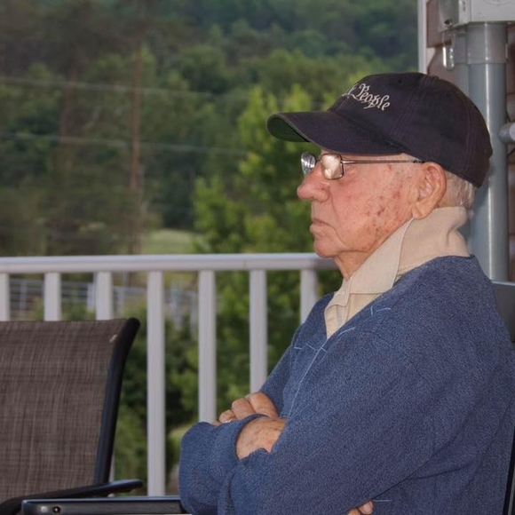 Lucy Weinrub - Poshmark Profile Picture of Lucy Weinrub (@lucyweinrub) on Poshmark