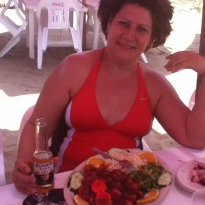 Profile Picture of Lola Llamas (@LlamasLola) on Twitter