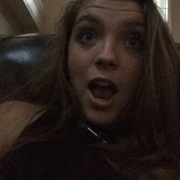 Profile Picture of Kayla Halliman (@kaylahallinan) on Poshmark