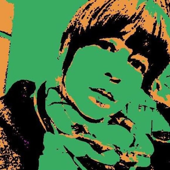 Profile Picture of Allison Probus (@rubyredvintage) on Poshmark