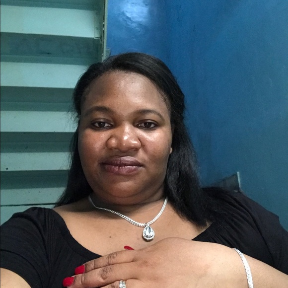 Profile Picture of Francis Martinez (@irionaviejo) on Poshmark