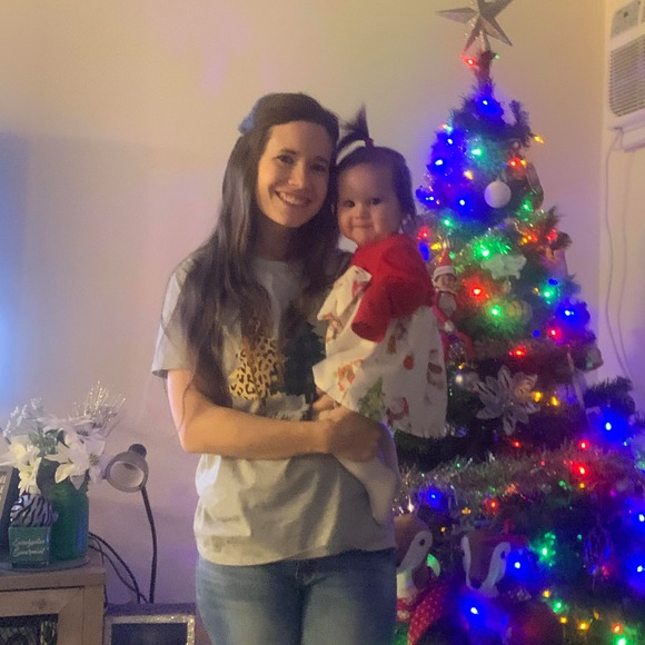 Profile Picture of Melanie Borshell (@borshell1509) on Poshmark