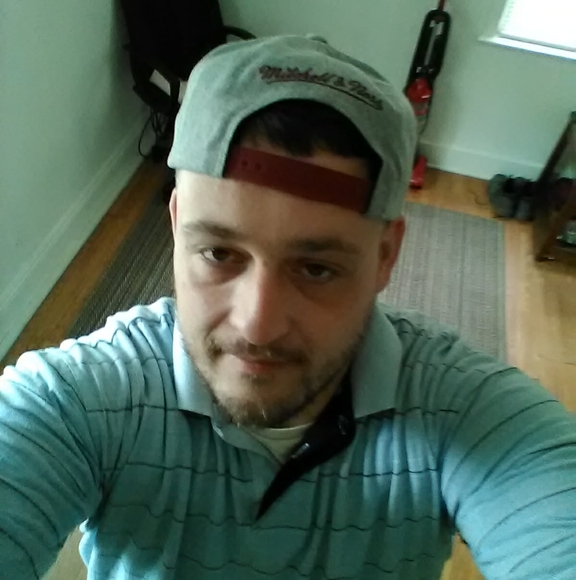 Profile Picture of Kyle Peck (@kylepeck12) on Poshmark