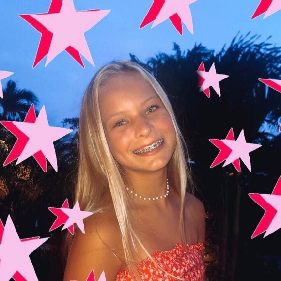 Profile Picture of Lauren Hannah (@laurenh620) on Poshmark