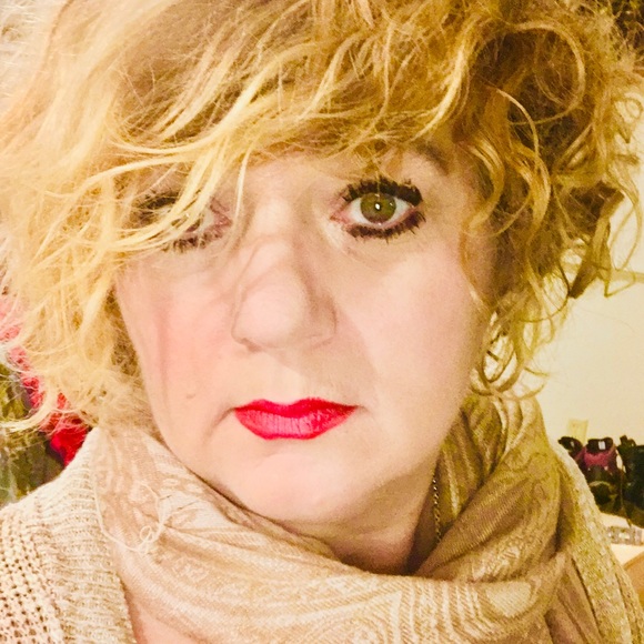 Profile Picture of Alexandra Caggiano (@sascha6568) on Poshmark