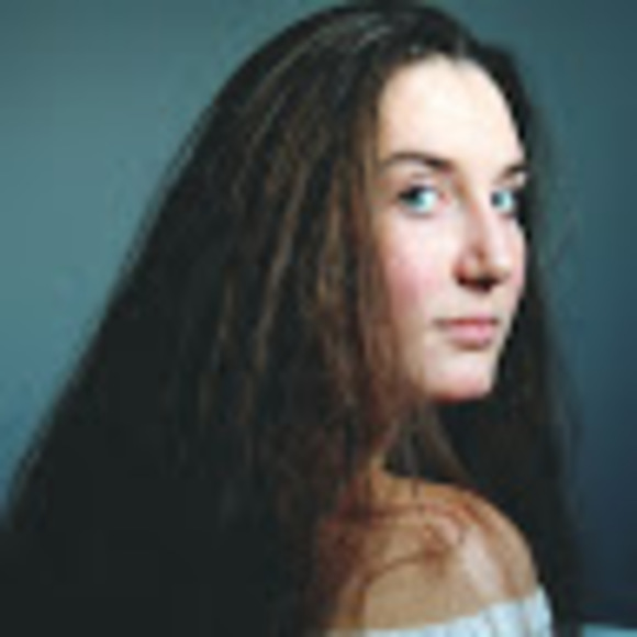 Profile Picture of Alexandra Suess (@alexandrasuess) on Poshmark