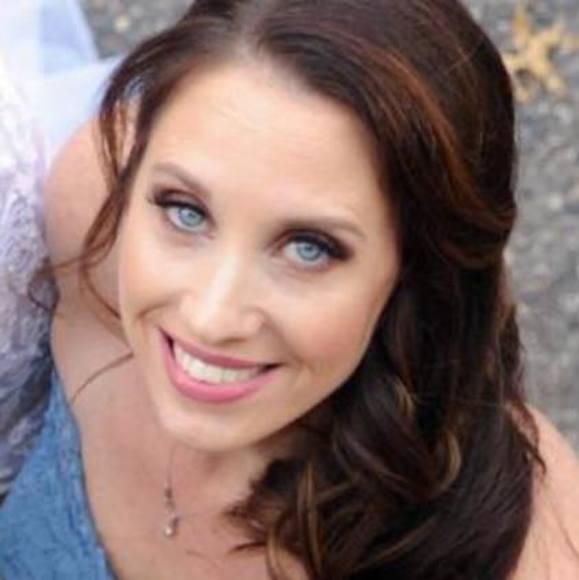 Profile Picture of Robin Dexter (@cicidexter) on Poshmark